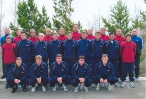 Андрей Володин (второй слева в нижнем ряду)