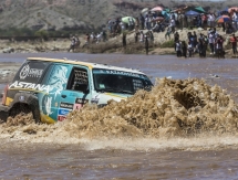 Внедорожник Astana Motorsports приблизился к ТОП-10 Дакара