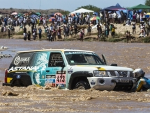 Внедорожник Astana Motorsports приблизился к ТОП-10 Дакара