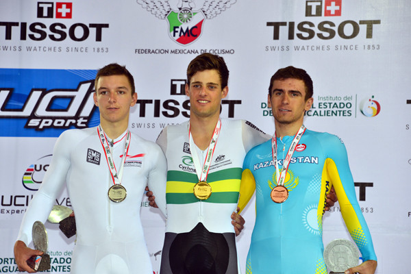 Артем Захаров на подиуме