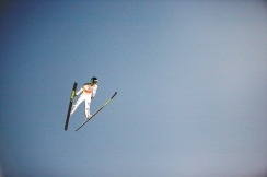 Таканаши и Превц — чемпионы первого дня этапа Кубка мира по прыжкам с трамплина в Алматы