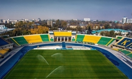 
На Центральном стадионе Алматы обновлен газон