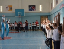 Урок «Физкульт-Ура» с олимпийским призером Сметовым прошел в Таразе