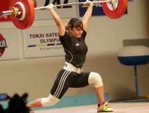 Тяжелоатлетка Ауелбек стала 13-й на юниорском чемпионате мира в Токио