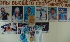 74-летний гиревик из Казахстана стал чемпионом мира
