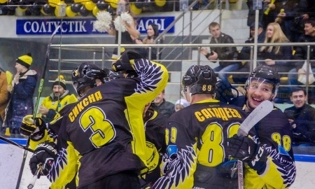 
Букмекеры уверены в победах казахстанских клубов в матчах чемпионата ВХЛ
