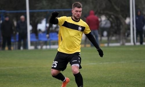 
Экс-игрок «Ордабасы» продлил контракт с азербайджанским клубом