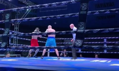 
Видео нокаута, или Как казахстанец избил таджика во втором раунде на вечере бокса в Москве