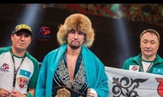 Казахстанский боксер с тремя титулами вплотную приблизился к первой строчке рейтинга WBA