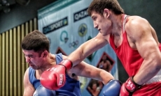 Казахстанский боксер неожиданно нокаутировал фаворита боя из Узбекистана. На ринг было выброшено полотенце