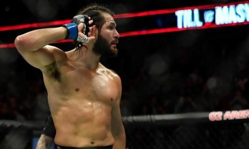 
Масвидаль выразил несогласие с решением судей турнира UFC с участием казахстанца Жумагулова