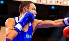 Чемпион мира по боксу из Казахстана побил россиянина в полуфинале турнира в Баку