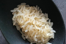 Такой рис снижает холестерин в крови. В его состав входят волокна, магний и витамины группы В