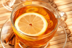 Правда ли, что пить чай с лимоном опасно