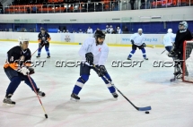 На льду — любители