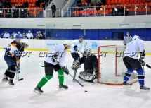 На льду — любители