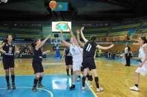 На паркете — школьники!