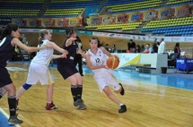 На паркете — школьники!