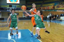 На паркете — школьники!