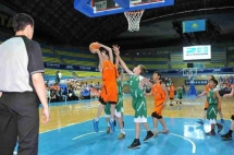 На паркете — школьники!