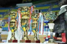 На паркете — школьники!