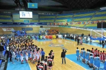 На паркете — школьники!