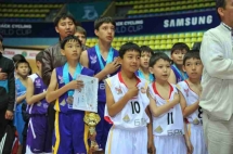 На паркете — школьники!