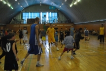 Известные баскетболисты посетили участников «Кубка Надежды»