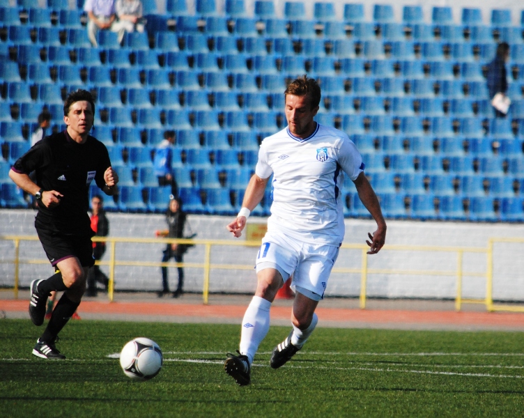 Фоторепортаж с матча 10-го тура Премьер-Лиги «Иртыш» — «Тараз» 1:1