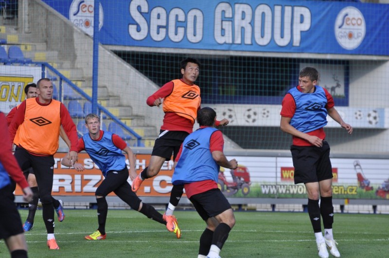 Фоторепортаж с тренировки перед матчем Лиги Чемпионов «Слован» — «Шахтер»