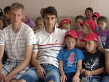 Футболисты «Шахтера» на днях посетили детский дом семейного типа «Айналайын», который находится в городе Темиртау