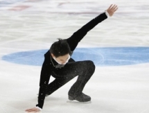  Фоторепортаж с выступления Дениса Тена в короткой программе на Кубке Ростелекома