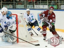 Фоторепортаж с матча КХЛ «Динамо» Рига — «Барыс» 2:3 О. Т