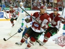 Фоторепортаж с матча КХЛ «Динамо» Рига — «Барыс» 2:3 О. Т