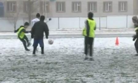 На стадионе «Акжайык» прошел турнир по футболу, посвященный Дню Первого Президента Республики Казахстан 