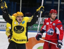 Фоторепортаж с матча ВХЛ «Локомотив» — «Сарыарка» 4:3 Б