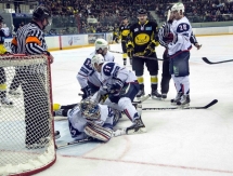 Фоторепортаж с матча ВХЛ «Сарыарка» — «Южный Урал» 2:3