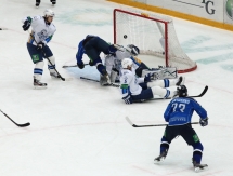 Фоторепортаж с матча КХЛ «Нефтехимик» — «Барыс» 2:1