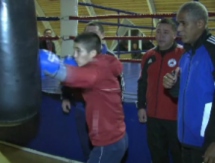 Кубинец Мануэль Кастильо тренирует жамбылских боксеров
