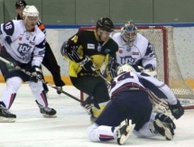 Фоторепортаж с матча ВХЛ «Сарыарка» — «Южный Урал» 2:3