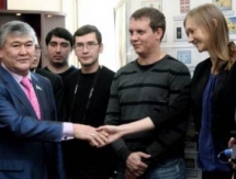 В Алматы Ольга Рыпакова приняла участие в гашении марок с изображением Олимпийских чемпионов