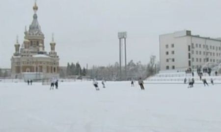 Видеорепортаж с матча чемпионата России по бенди между «Акжайык» — «Универсал» 2:5