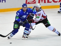 Фоторепортаж с матча КХЛ «Барыс» — «Авангард» 5:4