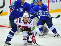 Фоторепортаж с матча КХЛ «Барыс» — «Авангард» 5:4