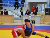 Фоторепортаж с Чемпионата Казахстана по вольной борьбе среди юниоров
