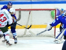 Фоторепортаж с матча МХЛ «Снежные Барсы» — «Барс» 1:4