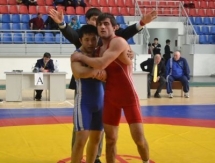 Фоторепортаж с Чемпионата Казахстана по греко-римской борьбе среди юниоров