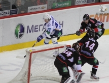 Фоторепортаж с матча плей-офф КХЛ «Трактор» — «Барыс» 5:3