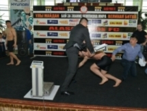 «Найман» подрался с чеченским боксером на церемонии взвешивания