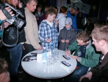 Фоторепортаж со встречи команды «Казцинк-Торпедо» с болельщиками